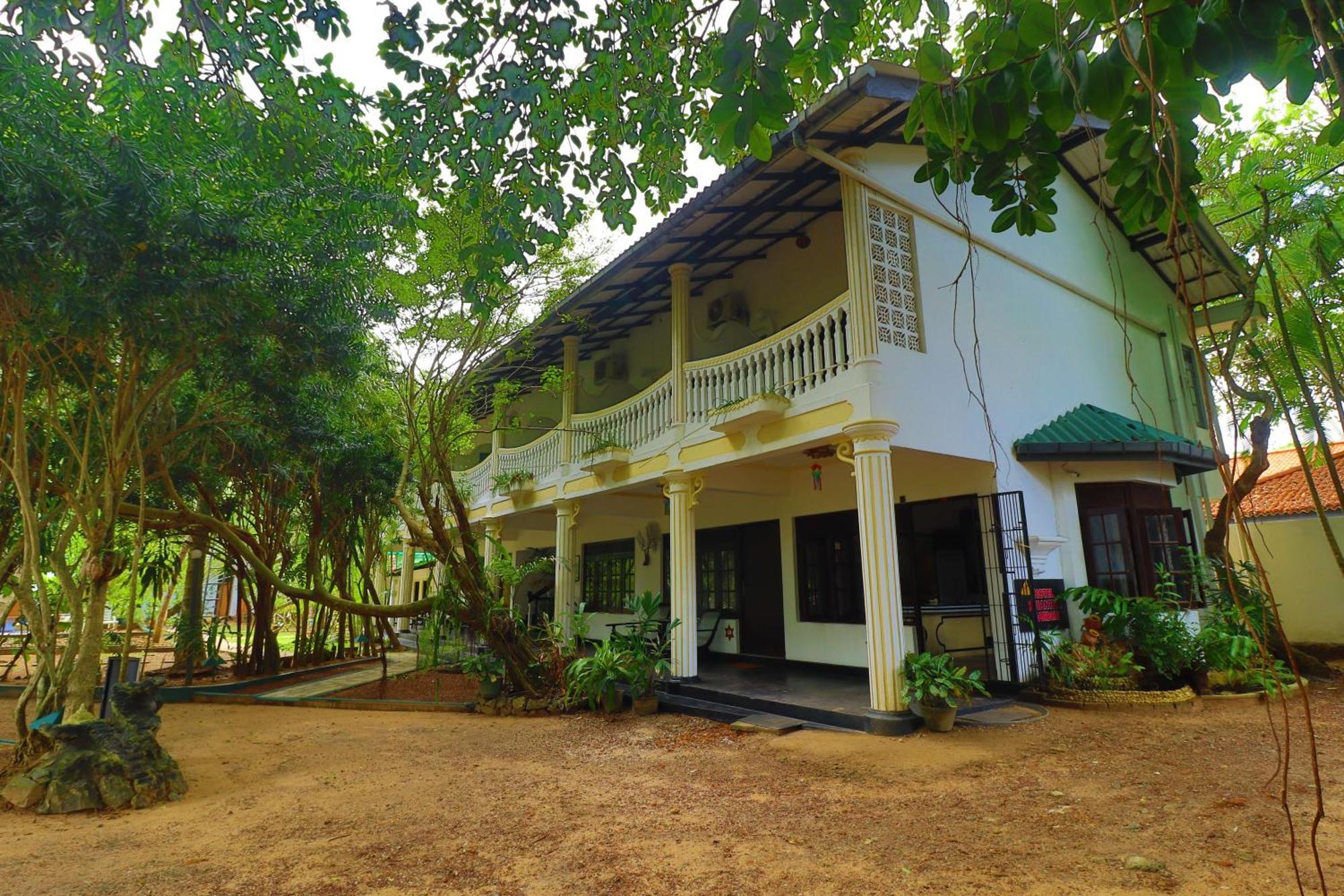 Hotel Susantha Garden Bentota Kültér fotó